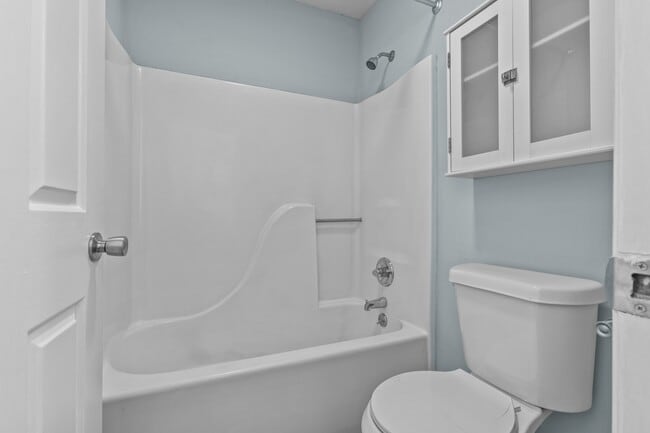 Building Photo - 1658 Foxhaven Dr