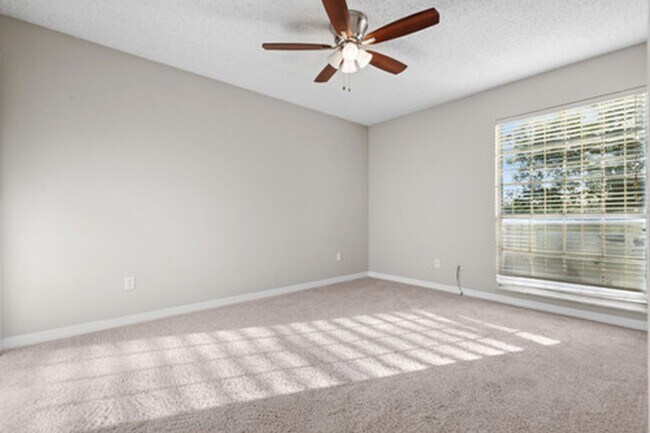 Building Photo - Serravella - 375-204