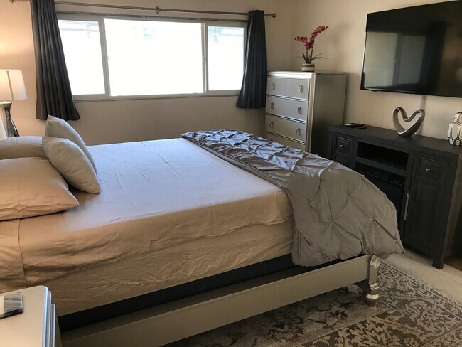 Building Photo - 1299 Cordova St