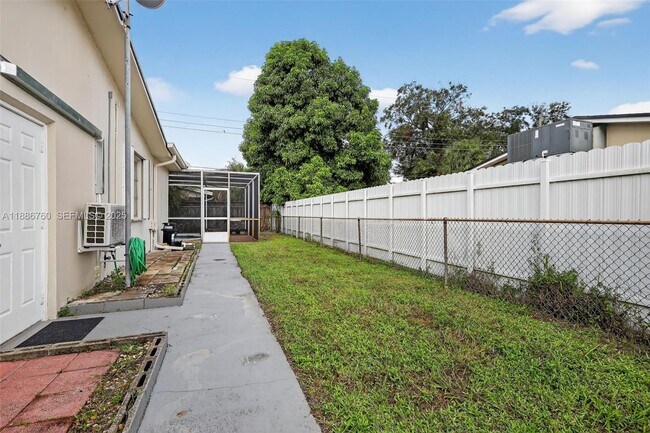 Building Photo - 1820 N 56th Ave