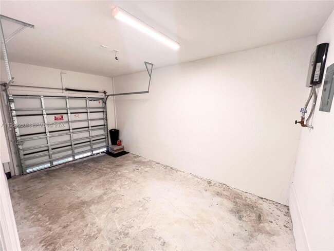 Building Photo - 3760 SW 50th Ave