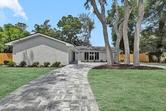 Building Photo - Renovated 3 bedroom/ 2 bathroom home in Mandarin