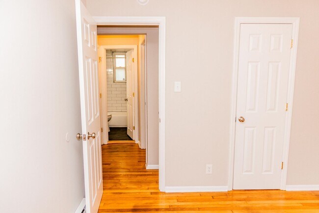 Building Photo - ONE MONTH FREE-Sign by 2/28/2026: Walk to Carytown & the Fan