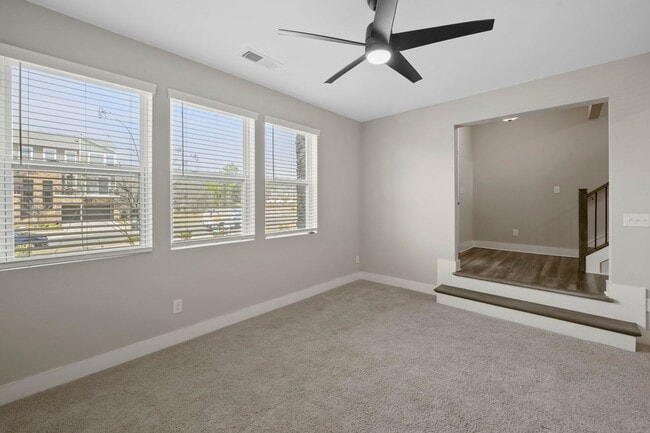 Building Photo - Gorgeous Aria at the Park 3 Bedroom Townhouse!