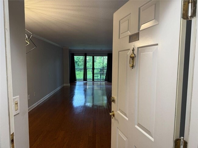 Building Photo - 1308 Pine Heights Dr NE