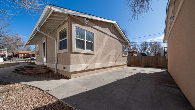 Building Photo - Modern Duplex in Old Colorado City