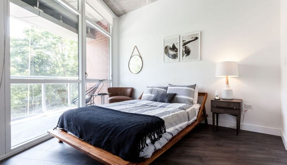 Building Photo - 1590 Elmwood Ave