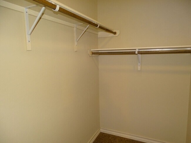 Building Photo - 6619 Arancione Ave