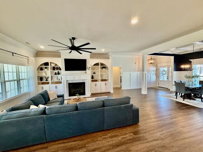 Building Photo - Pre-lease today for a late May move in