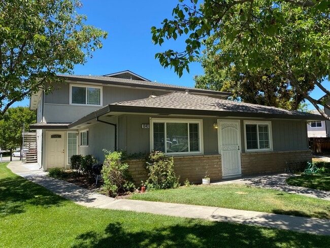 Building Photo - BLOSSOM VALLEY - Beautifully updated condo...