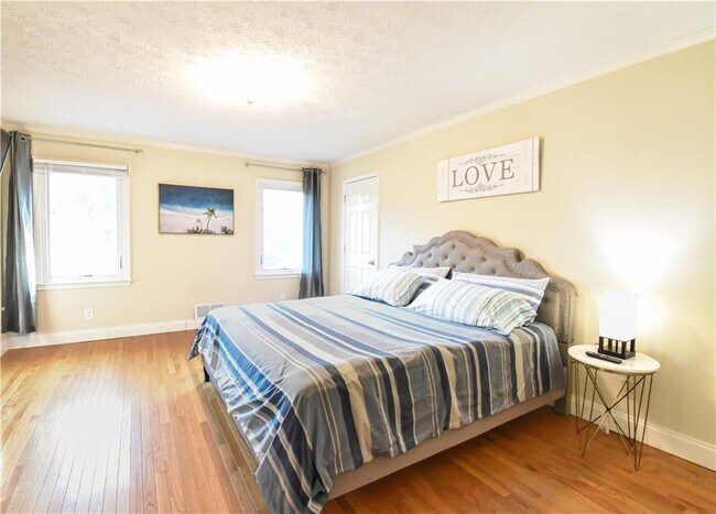 Building Photo - 1679 Rangewood Dr SW