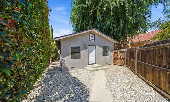 Building Photo - 1741 N Ave 46