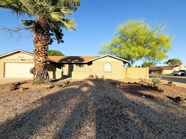 Building Photo - Spacious North Phoenix Home on Large Lot – Move-In Ready!