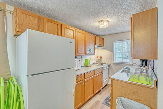 Building Photo - 2063 Arbutus Ave