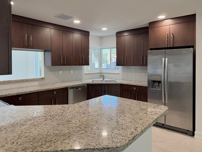 Building Photo - 21440 Millbrook Ct