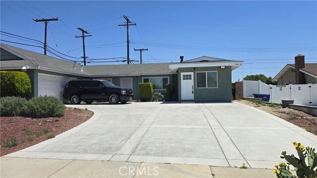 Primary Photo - 1750 N Madera Ave