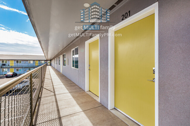 Building Photo - Modern 1-Bed 1-Bath Apartment Built in 2024