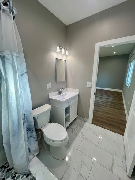 Building Photo - 6227 Orion Ave