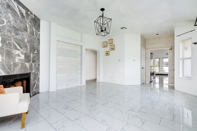 Building Photo - 2212 Schwald Rd