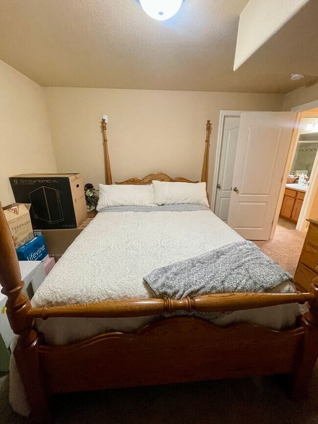 Building Photo - Gorgeous 5 Bedroom Cordera Home