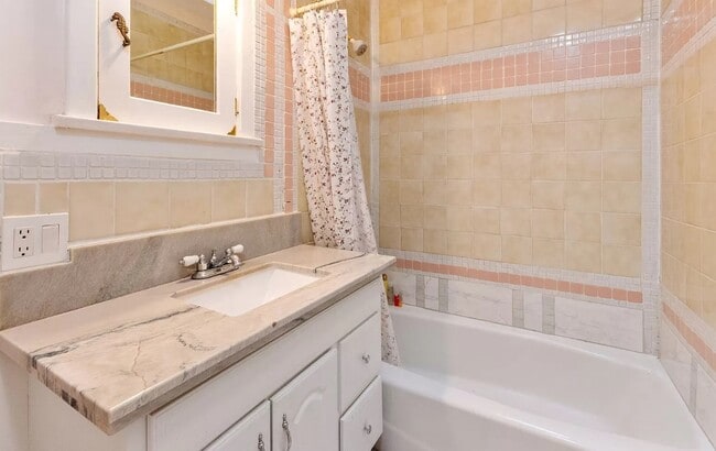 Bath 1 - 3110 Highland Ave