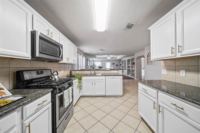 Building Photo - 24627 Cornell Park Ln