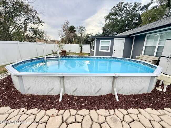 Building Photo - 1046 W Samms Ave