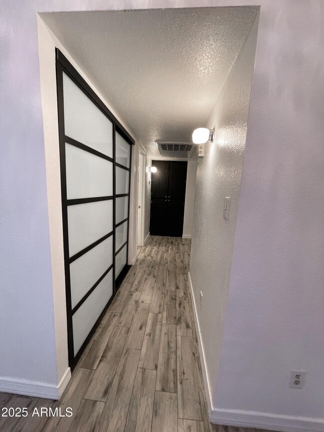 Building Photo - 1402 S Jentilly Ln