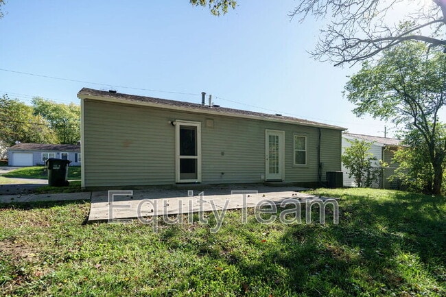 Building Photo - 9751 Marino Dr