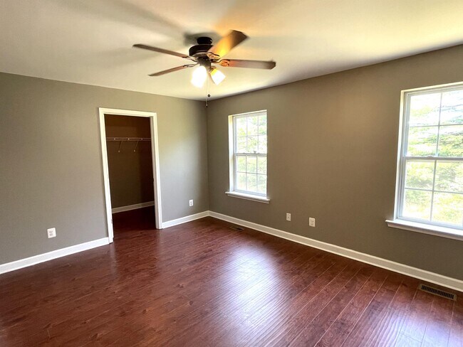 Building Photo - 262 Garrison Way