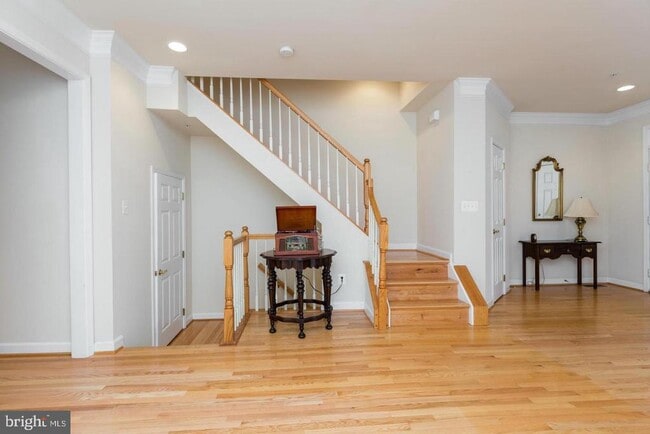 Building Photo - 8857 Ashgrove House Ln