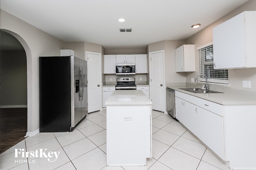 Building Photo - 6409 Gondola Dr