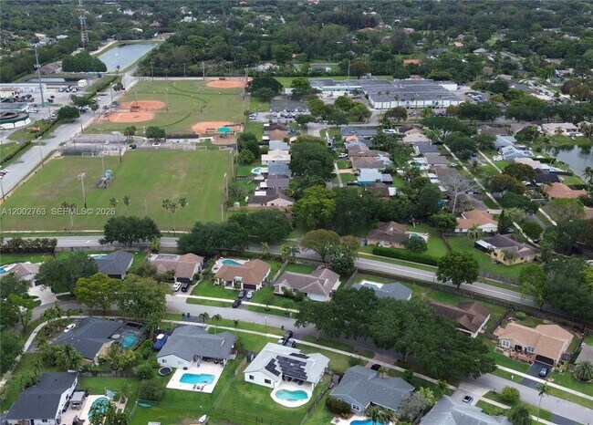 Building Photo - 11950 SW 49th Ct