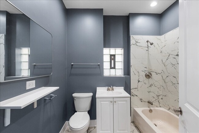 Building Photo - 2108 S Homan Ave