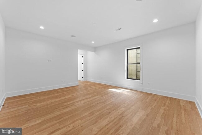 Building Photo - 608 Walker Rd