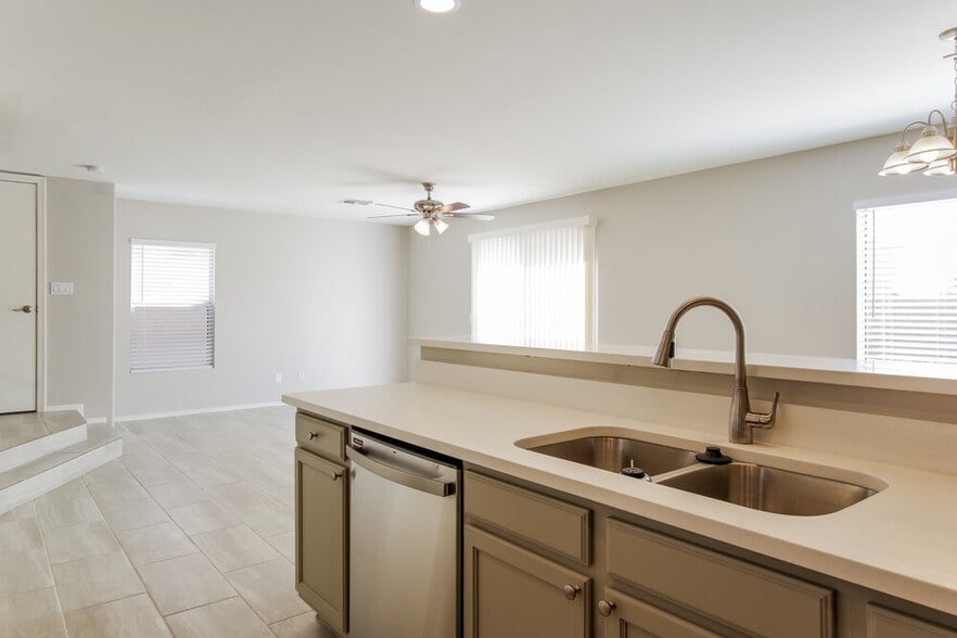 Building Photo - 12221 W Larkspur Rd