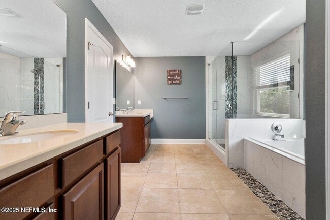 Building Photo - 11725 Paddock Gates Dr