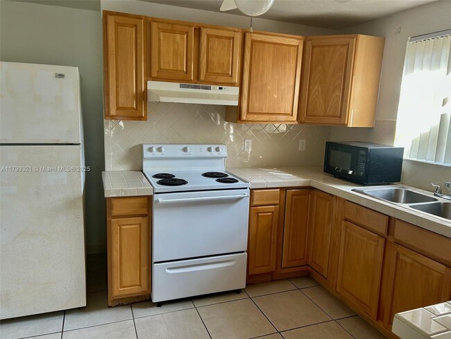 Building Photo - 550 N 58th Ave