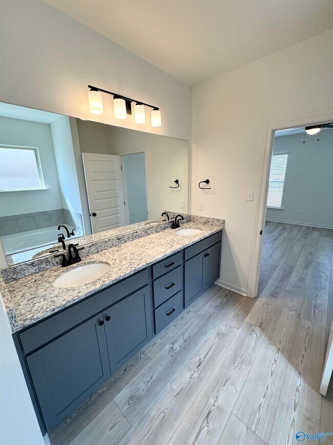 Building Photo - 16702 Ted Childs Dr