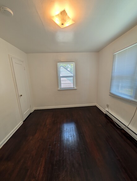 Building Photo - 428 S 10th Ave