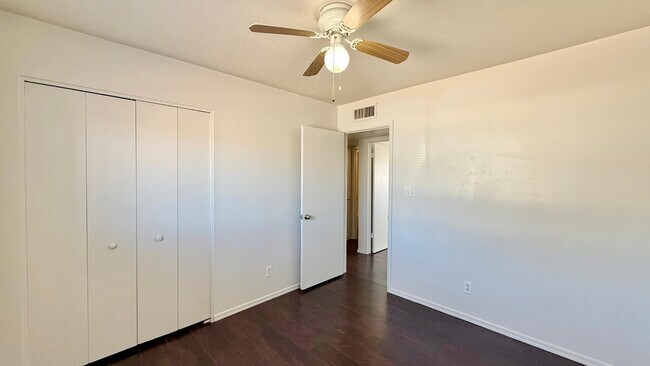 Building Photo - 12602 N 21st Ave