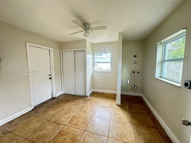 Building Photo - 180 Penn Way