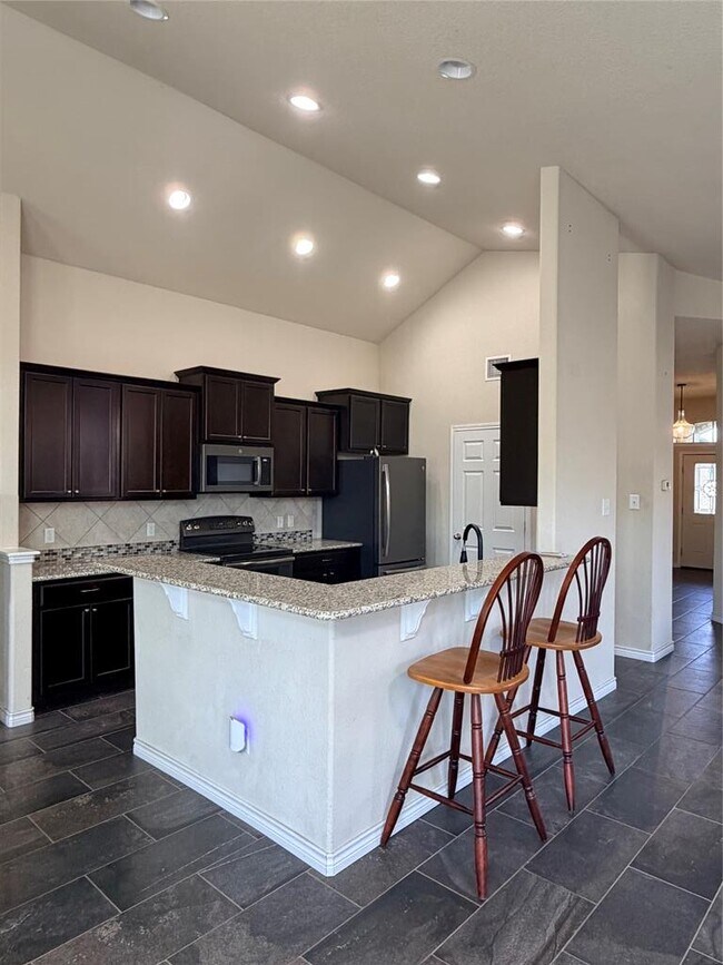 Building Photo - 1313 Fawn Lily Dr