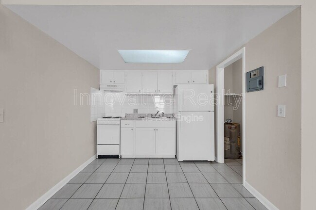 Building Photo - 5113 Curry Ford Rd