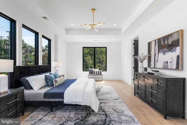 Building Photo - 1733 Chain Bridge Rd