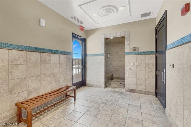 Building Photo - 2405 W Serene Ave