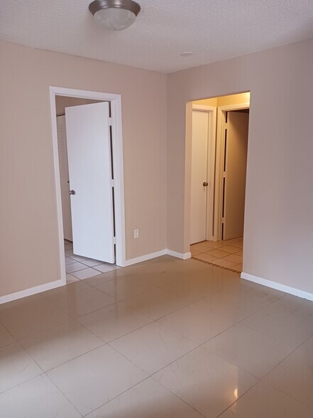 Building Photo - 4151 Pine Drop Ln