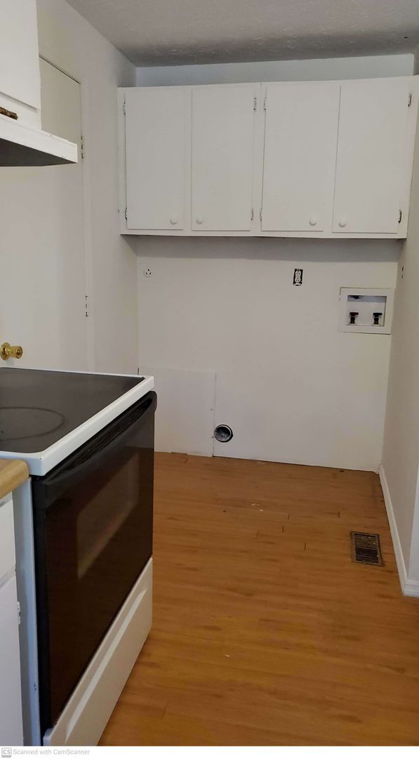 Building Photo - Cozy 3 Bed, 1 Bath, Convenient to I-70 and WPAFB, with AC!