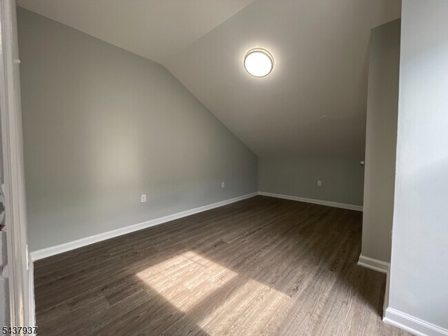 Building Photo - 37 12th Ave