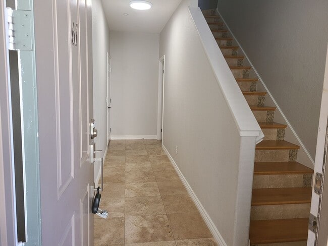 Building Photo - Great golf course views